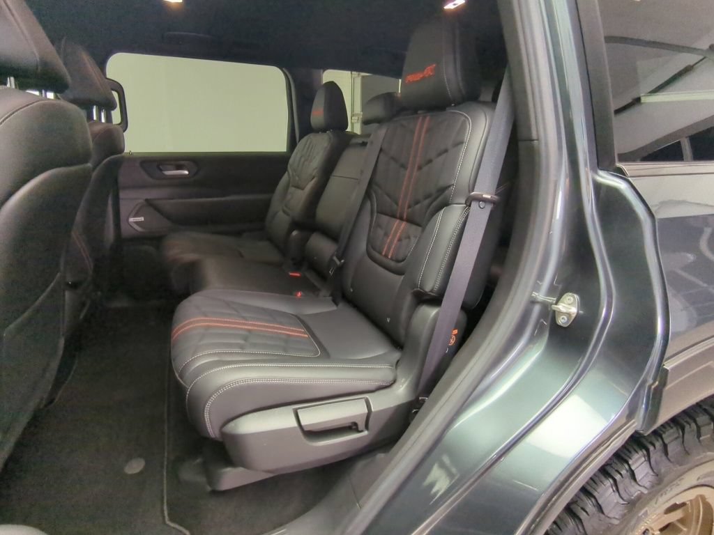 Used 2025 Nissan Armada PRO-4X AWD/4WD image 33