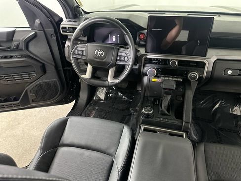Used 2025 Toyota 4Runner TRD Off-Road Premium AWD/4WD image 19