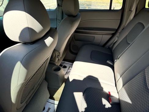 Used 2008 Chevrolet HHR LT w/ Enhanced Safety Package FWD image 31