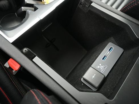 Used 2020 Land Rover Discovery Sport SE R-Dynamic image 24