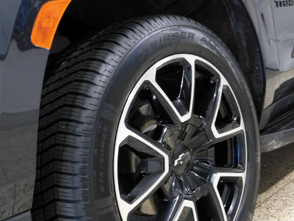 Used 2024 Chevrolet Tahoe RST w/ Luxury Package AWD/4WD image 24