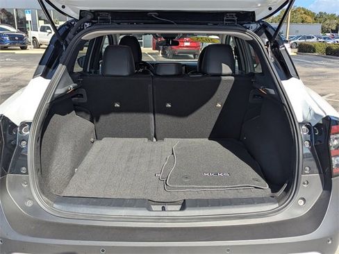 Certified 2025 Nissan Kicks SR image 14