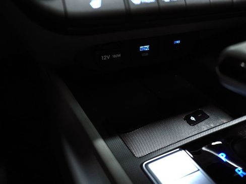 Certified 2025 Hyundai Elantra SEL image 19