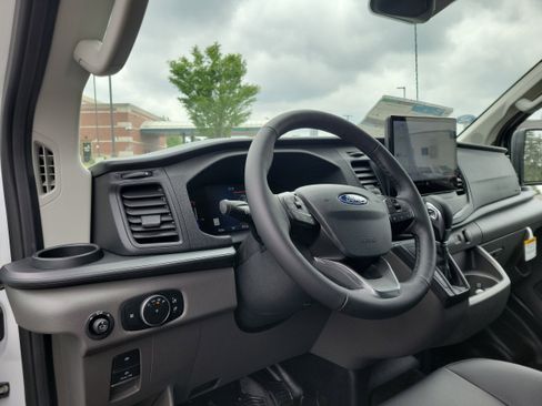 New 2026 Ford Transit 150 Low Roof RWD image 17