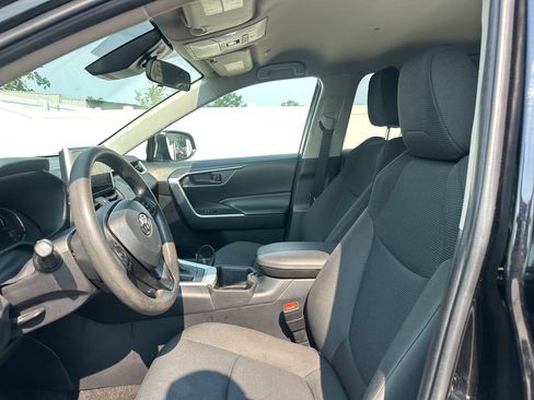 Used 2024 Toyota RAV4 LE AWD/4WD image 10
