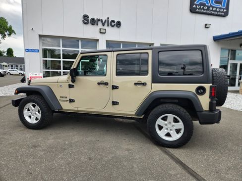 Used 2017 Jeep Wrangler Unlimited Sport w/ Quick Order Package 24S AWD/4WD image 9