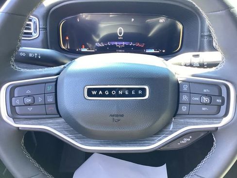 Used 2022 Jeep Wagoneer Series II AWD/4WD image 12