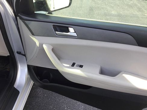 Used 2016 Hyundai Sonata SE image 25