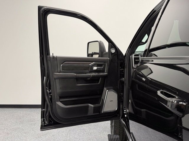 Used 2026 RAM 2500 Laramie AWD/4WD image 14