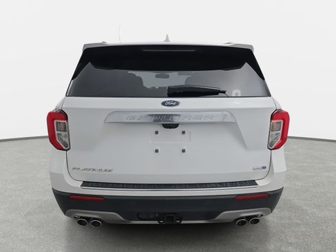 Used 2020 Ford Explorer Platinum w/ Premium Technology Package image 4
