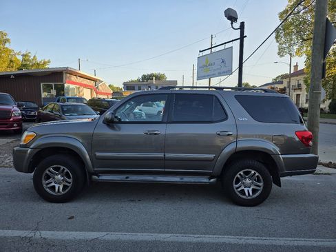 Used 2006 Toyota Sequoia SR5 image 3