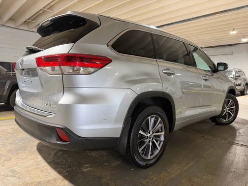Used 2017 Toyota Highlander XLE w/ Protection Package #3 AWD/4WD image 4