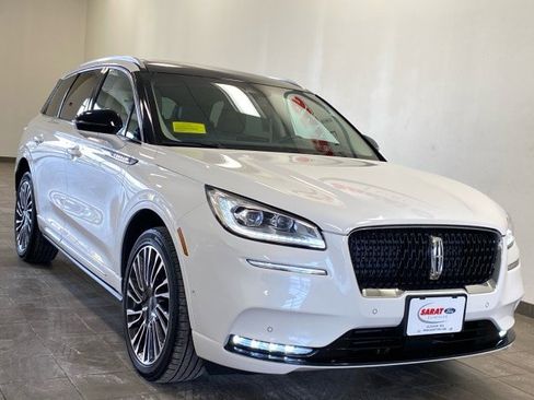 Used 2021 Lincoln Corsair Reserve w/ Equipment Group 201A image 2