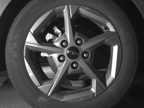 Used 2025 Kia K4 LXS image 15