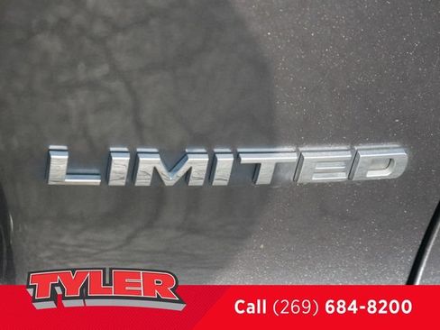 Used 2021 Jeep Cherokee Limited AWD/4WD image 14