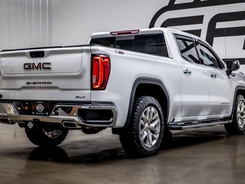 Used 2019 GMC Sierra 1500 SLT w/ SLT Premium Plus Package image 34
