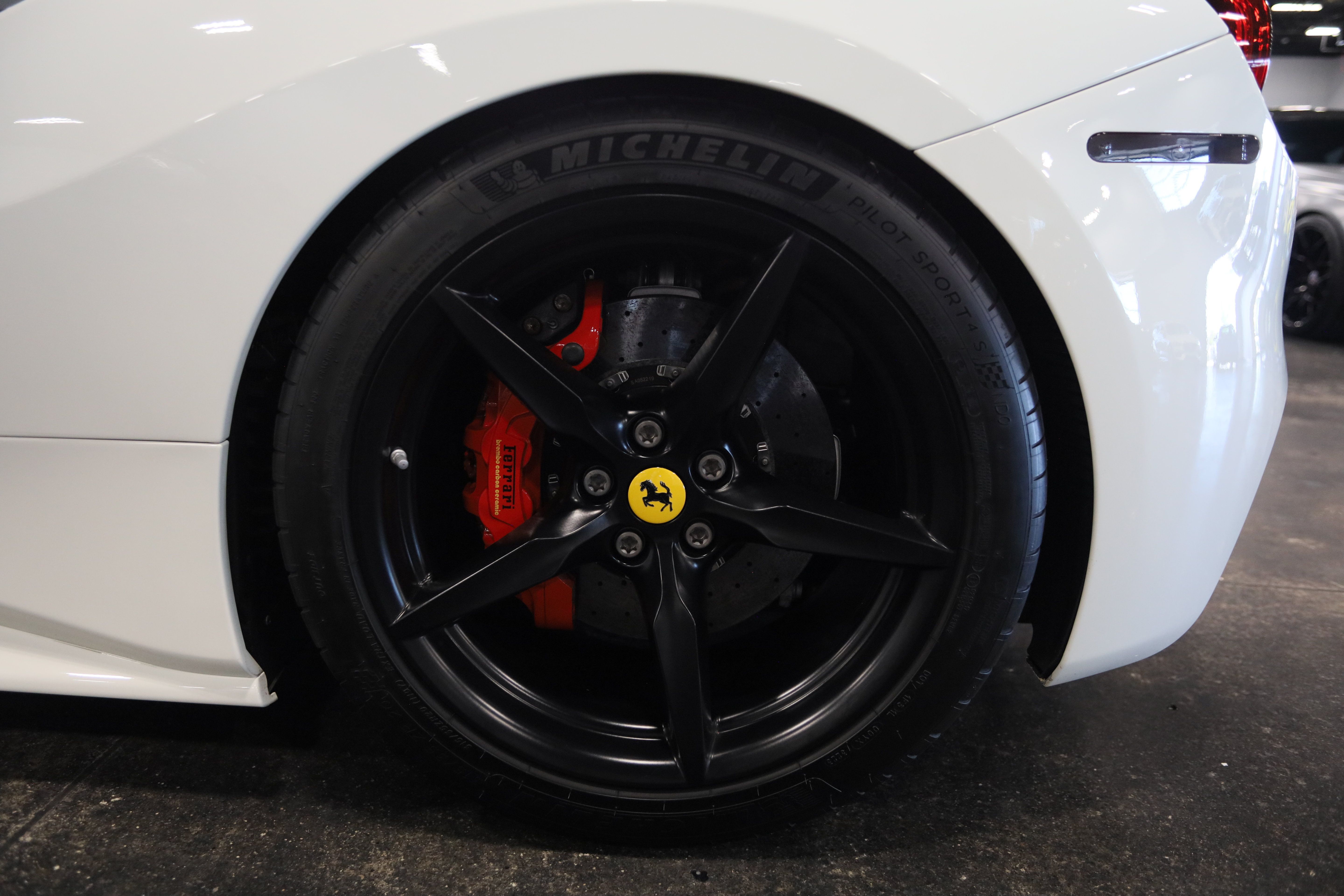 Used 2016 Ferrari 488 GTB RWD image 13