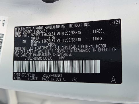 Used 2021 Toyota Highlander LE AWD/4WD image 26