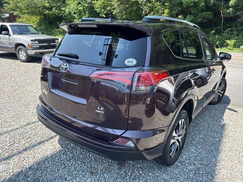 Used 2017 Toyota RAV4 LE AWD/4WD image 6