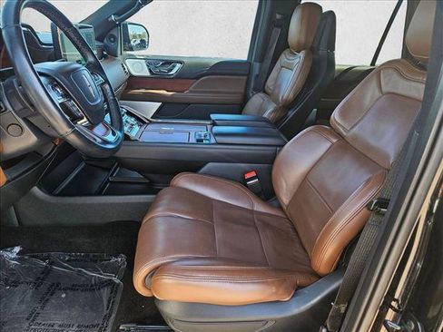 Used 2023 Lincoln Navigator Reserve AWD/4WD image 17