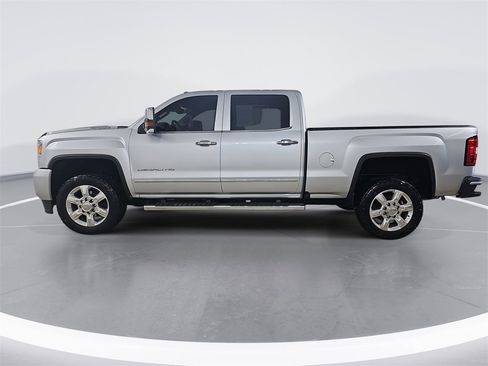 Used 2018 GMC Sierra 2500 Denali image 7