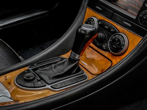 Used 2012 Mercedes-Benz SL 550 image 22