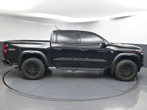 Used 2024 Chevrolet Colorado Trail Boss w/ Technology Package image 9