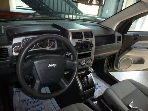 Used 2007 Jeep Compass Sport image 12