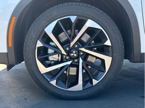 Used 2025 Mitsubishi Outlander SE AWD/4WD image 9
