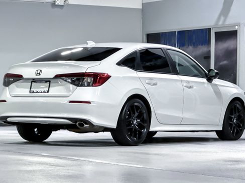 Used 2024 Honda Civic Sport image 9