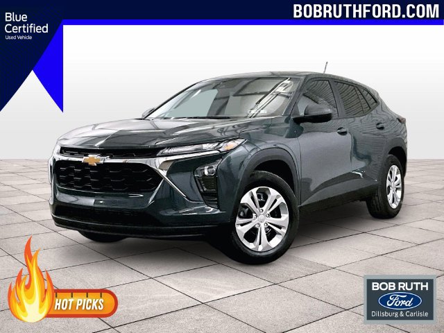 Used 2026 Chevrolet Trax LS FWD image 1