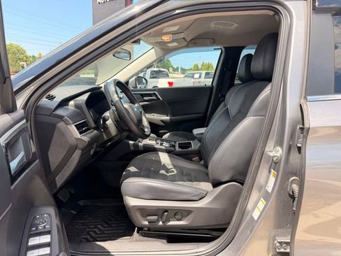Used 2024 Mitsubishi Outlander SE AWD/4WD image 22