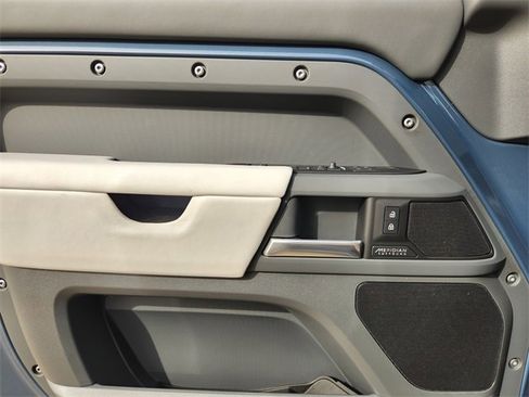 New 2026 Land Rover Defender 110 X-Dynamic SE image 16