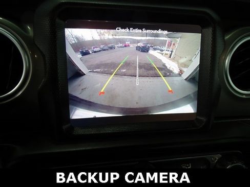 Certified 2022 Jeep Wrangler Unlimited Sahara w/ Cold Weather Group image 15