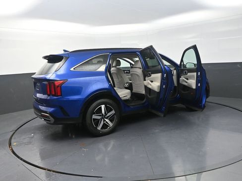 Used 2022 Kia Sorento S w/ Panoramic Sunroof Package image 36