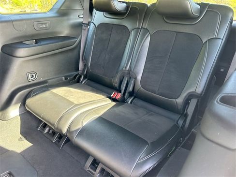 Used 2024 Jeep Grand Cherokee L Altitude image 27