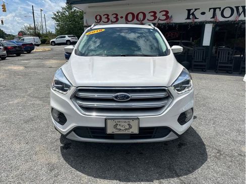 Used 2018 Ford Escape Titanium w/ Ford Safe & Smart Package image 2