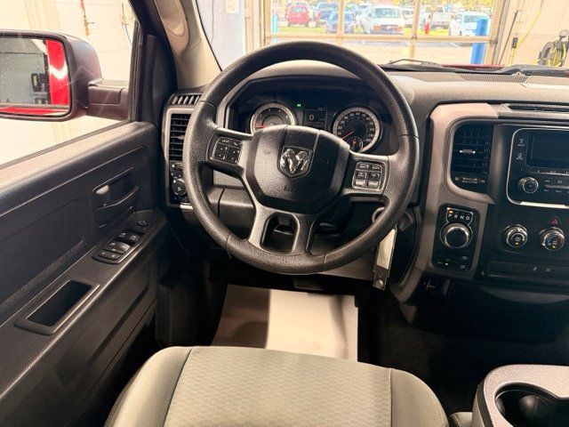 Used 2017 RAM 1500 Express AWD/4WD image 16