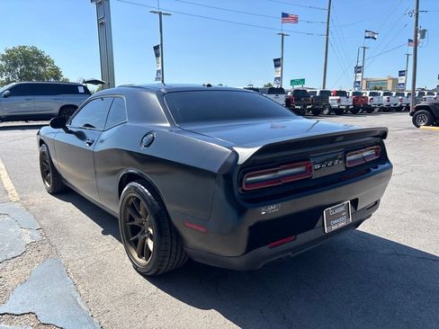 Used 2015 Dodge Challenger SXT w/ Driver Convenience Group RWD image 3