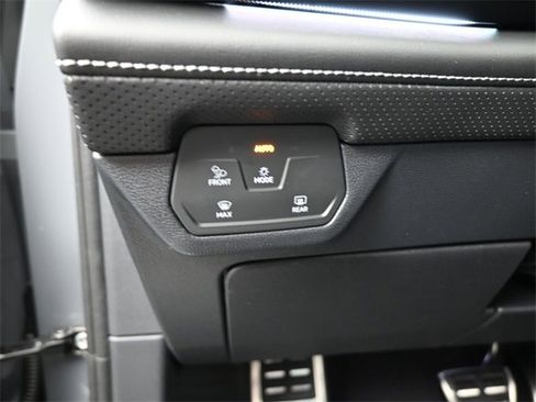 New 2026 Volkswagen Atlas Cross Sport SEL Premium R-Line image 20