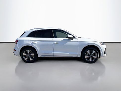 Certified 2023 Audi Q5 2.0T Premium w/ Convenience Package image 2