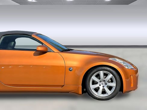 Used 2004 Nissan 350Z Touring image 21