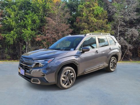 New 2026 Subaru Forester Premium AWD/4WD image 1