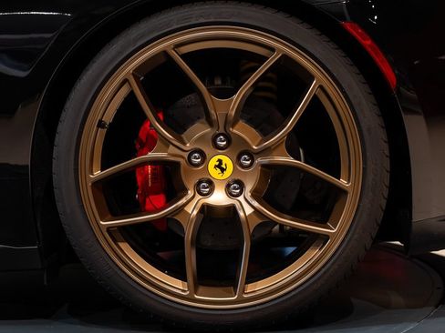 Used 2018 Ferrari GTC4Lusso AWD/4WD image 14
