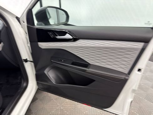 Used 2024 Volkswagen Taos S FWD image 14