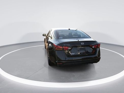 Used 2024 Nissan Altima 2.5 SV FWD image 7