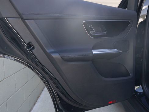 Used 2026 Mercedes-Benz GLC 300 image 18