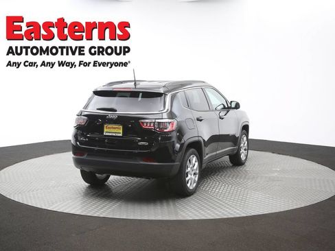 Used 2024 Jeep Compass Latitude AWD/4WD image 38
