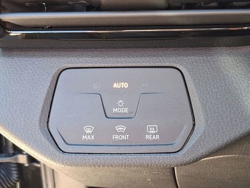 Certified 2022 Volkswagen ID.4 Pro image 23