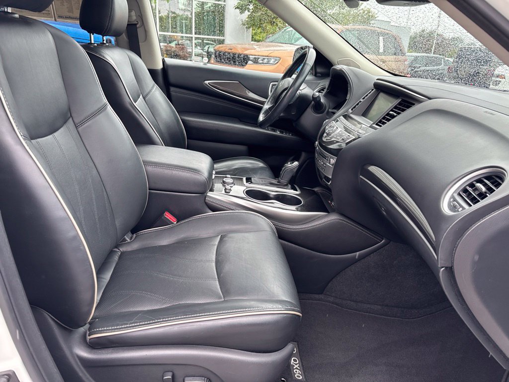 Used 2020 INFINITI QX60 Luxe w/ Essential Package FWD image 29